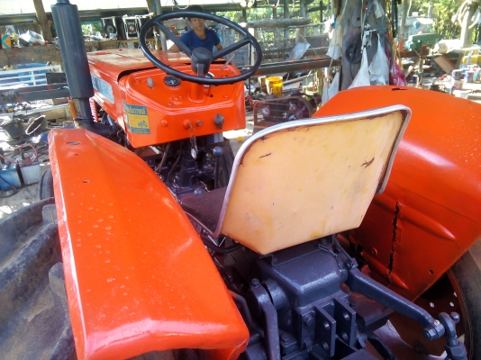 27000บาทลดสุดๆครับ Kubota L240เพลาเดียวเกียร์ดี หางดีมาก ยกดี ตัวเปล่าราคาเบาๆครับ