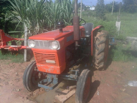 27000บาทลดสุดๆครับ Kubota L240เพลาเดียวเกียร์ดี หางดีมาก ยกดี ตัวเปล่าราคาเบาๆครับ