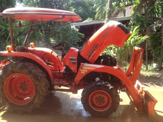 36แรงครับสวยๆราคา 330000 ถูกๆอุปกรณครบโรตารีผานห้าดันหน้า