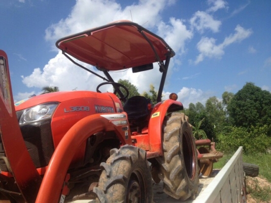 36แรงครับสวยๆราคา 330000 ถูกๆอุปกรณครบโรตารีผานห้าดันหน้า