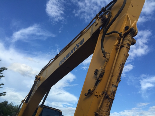 รถขุดPC200-7 ปี2010. เอกสารเล่มทะเบียนเต็ม รถสวยดี 10098 ชม.