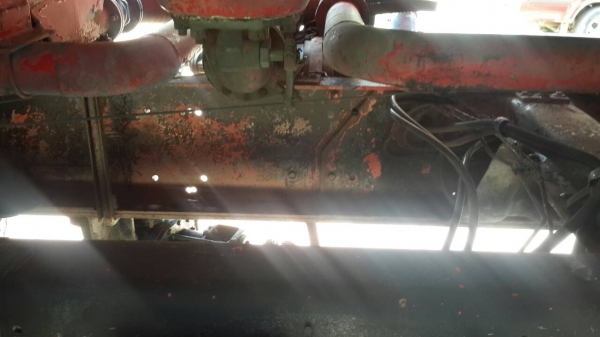 รถอีซูซุ 10 ล้อ บรรทุกน้ำมัน  240 แรงม้า. ปี 37.    สนใจติดต่อ  081 - 6079515