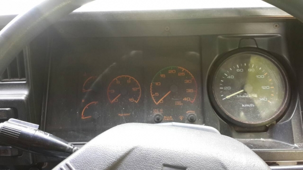 รถอีซูซุ 10 ล้อ บรรทุกน้ำมัน  240 แรงม้า. ปี 37.    สนใจติดต่อ  081 - 6079515