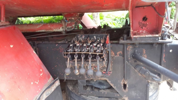 รถอีซูซุ 10 ล้อ บรรทุกน้ำมัน  240 แรงม้า. ปี 37.    สนใจติดต่อ  081 - 6079515