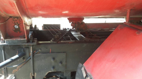 รถอีซูซุ 10 ล้อ บรรทุกน้ำมัน  240 แรงม้า. ปี 37.    สนใจติดต่อ  081 - 6079515