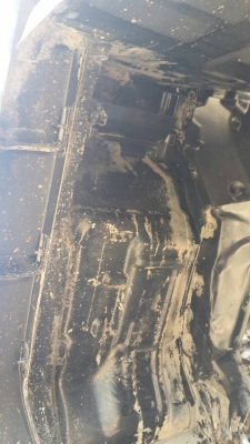 รถอีซูซุ 10 ล้อ บรรทุกน้ำมัน  240 แรงม้า. ปี 37.    สนใจติดต่อ  081 - 6079515