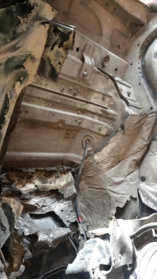 รถอีซูซุ 10 ล้อ บรรทุกน้ำมัน  240 แรงม้า. ปี 37.    สนใจติดต่อ  081 - 6079515