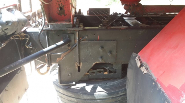 รถอีซูซุ 10 ล้อ บรรทุกน้ำมัน  240 แรงม้า. ปี 37.    สนใจติดต่อ  081 - 6079515