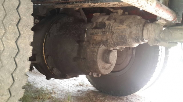 รถอีซูซุ 10 ล้อ บรรทุกน้ำมัน  240 แรงม้า. ปี 37.    สนใจติดต่อ  081 - 6079515