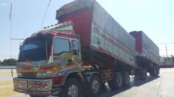 ขายรถ 22 ล้อ แม่.ลูก คอกเกษตรเนียมดั้ม อู่.ธวัชชัย ISUZU 320 ปี.50 รถสวยมากๆราคา.2250000 ต่อรอง สนใจรีบโทรจองด่วน