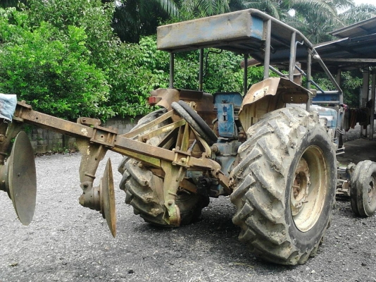 รถไถ FORD  6600.   ( เพลาเดียว. )    สนใจติดต่อ  081 - 6079515