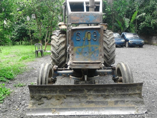 รถไถ FORD  6600.   ( เพลาเดียว. )    สนใจติดต่อ  081 - 6079515