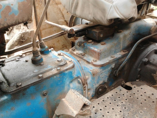 รถไถ FORD  6600.   ( เพลาเดียว. )    สนใจติดต่อ  081 - 6079515