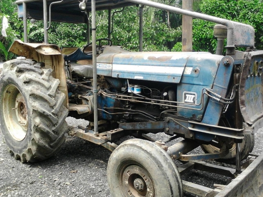 รถไถ FORD  6600.   ( เพลาเดียว. )    สนใจติดต่อ  081 - 6079515