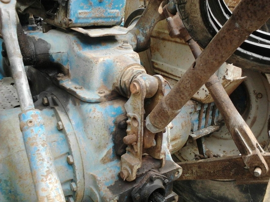 รถไถ FORD  6600.   ( เพลาเดียว. )    สนใจติดต่อ  081 - 6079515