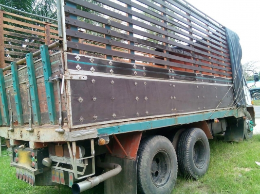 รถอีซูซุ 10 ล้อ หลังถนน FVM  175 แรงม้า.    สนใจติดต่อ  081 - 6079515