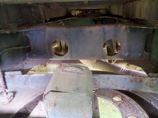 รถอีซูซุ 10 ล้อ หลังถนน FVM  175 แรงม้า.    สนใจติดต่อ  081 - 6079515