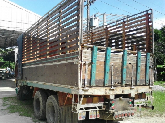 รถอีซูซุ 10 ล้อ หลังถนน FVM  175 แรงม้า.    สนใจติดต่อ  081 - 6079515