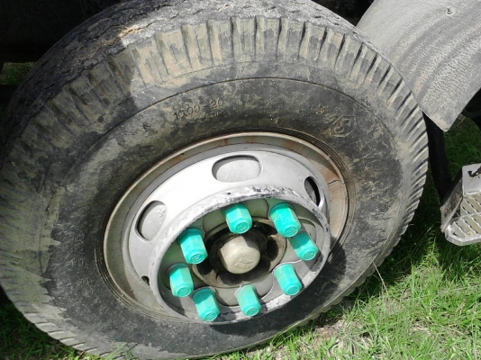 รถอีซูซุ 10 ล้อ หลังถนน FVM  175 แรงม้า.    สนใจติดต่อ  081 - 6079515