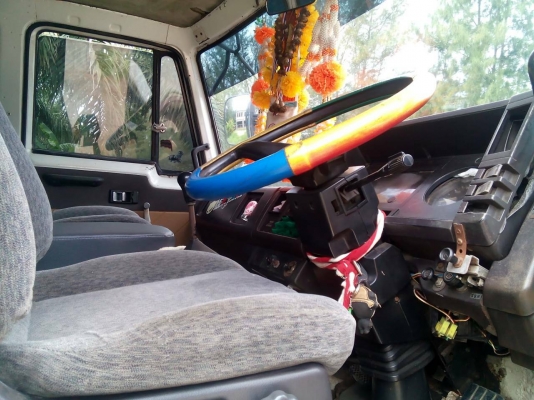 รถอีซูซุ 10 ล้อ หลังถนน FVM  175 แรงม้า.    สนใจติดต่อ  081 - 6079515