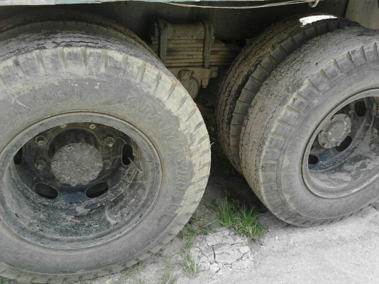 รถอีซูซุ 10 ล้อ หลังถนน FVM  175 แรงม้า.    สนใจติดต่อ  081 - 6079515