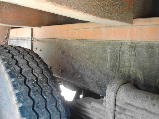 รถอีซูซุ 10 ล้อ หลังถนน FVM  175 แรงม้า.    สนใจติดต่อ  081 - 6079515