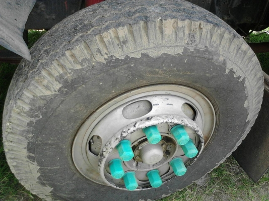 รถอีซูซุ 10 ล้อ หลังถนน FVM  175 แรงม้า.    สนใจติดต่อ  081 - 6079515