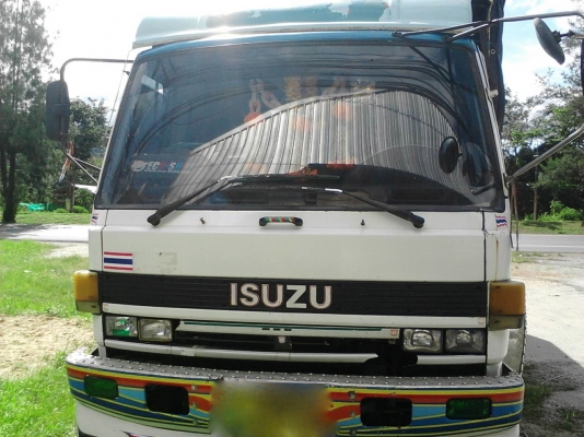 รถอีซูซุ 10 ล้อ หลังถนน FVM  175 แรงม้า.    สนใจติดต่อ  081 - 6079515