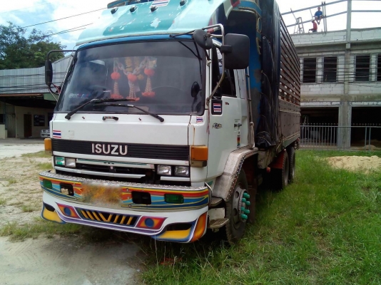 รถอีซูซุ 10 ล้อ หลังถนน FVM  175 แรงม้า.    สนใจติดต่อ  081 - 6079515