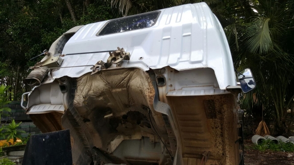 รถฮีโน่ 6 ล้อดั้ม FC4J  145 แรงม้า. ปี 42.      สนใจติดต่อ  081 - 6079515