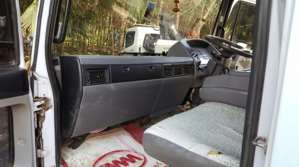 รถฮีโน่ 6 ล้อดั้ม FC4J  145 แรงม้า. ปี 42.      สนใจติดต่อ  081 - 6079515