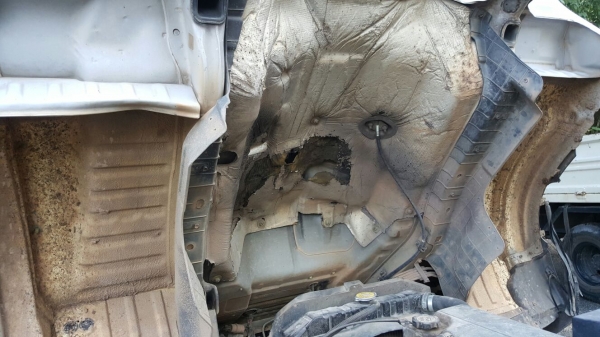 รถฮีโน่ 6 ล้อดั้ม FC4J  145 แรงม้า. ปี 42.      สนใจติดต่อ  081 - 6079515