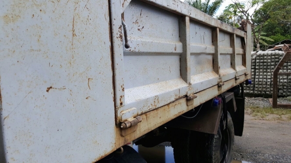 รถฮีโน่ 6 ล้อดั้ม FC4J  145 แรงม้า. ปี 42.      สนใจติดต่อ  081 - 6079515