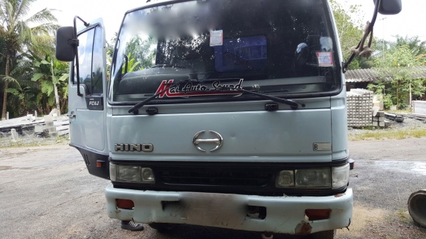 รถฮีโน่ 6 ล้อดั้ม FC4J  145 แรงม้า. ปี 42.      สนใจติดต่อ  081 - 6079515