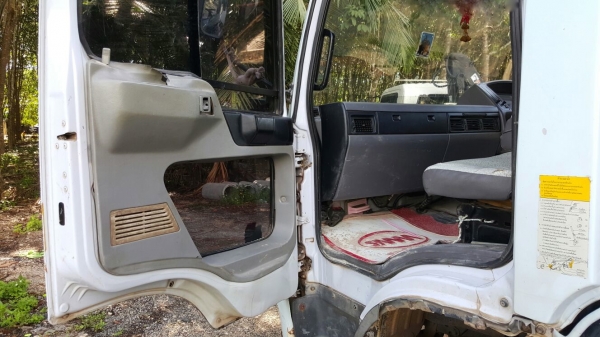 รถฮีโน่ 6 ล้อดั้ม FC4J  145 แรงม้า. ปี 42.      สนใจติดต่อ  081 - 6079515