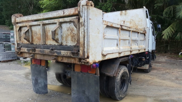 รถฮีโน่ 6 ล้อดั้ม FC4J  145 แรงม้า. ปี 42.      สนใจติดต่อ  081 - 6079515