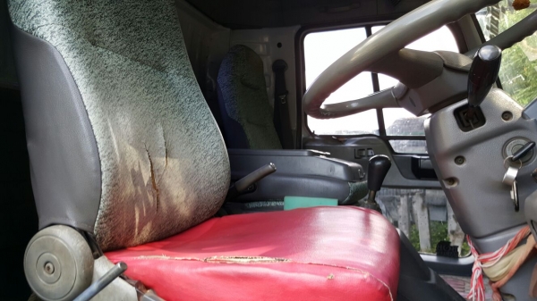 รถฮีโน่ 6 ล้อดั้ม FC4J  145 แรงม้า. ปี 42.      สนใจติดต่อ  081 - 6079515