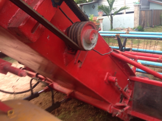 ขายรถเกี่ยวข้าวเกษตรพัฒนา  (คลิปวีดีโอ สุดยอดความแรง)  สเป็คเร็วแรงทันใจ ราคา 485,000 บาท  เครื่อง230แรงม้า ตัวเดิน 10 HT ปั้ม22ไดกิ้น  อุ้ม2.5ตัน เครื่องดี ช่วงล่างดี สภาพพร้อมใช้งาน  สนใจโทร 081-9972972 089-8451778