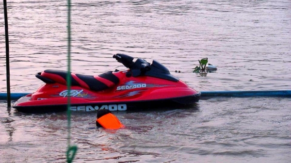 ขาย Seadoo 951 GSX Limited มีของแต่ง แรงดีขี่มันมาก อัพคลิปให้แล้วครับ 3คลิป3แบบ  แรงพอกับGP1300Rเลยครับลองมาแล้ว