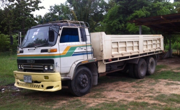 ขาย 10 ล้อดั้ม เพลาเดียว ISUZU JCM คัสซีสวยตลอดเส้น เครื่อง 6BD1 165 แรงม้า สโลว์อินเตอร์ พวงมาลัยพาวเวอร์ ทะเบียนพร้อมโอนครับ