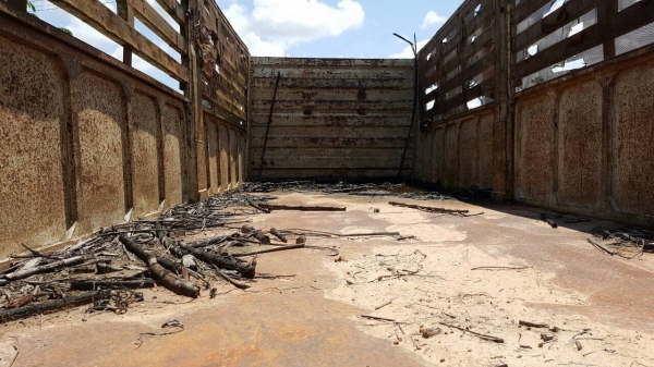 ขายรถพ่วง แม่-ลูกไม่ดั้ม HINO เครื่อง EP100 เทอร์โบ 280 แรงม้า คัสซีสวยตลอดเส้น ช่วงล่างแน่น แอร์เย็น ทะเบียนพร้อมโอนครับ