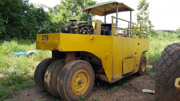 ขายรถบดล้อยาง 7 ล้อ สภาพใช้งานได้ปกติ เอกสารสัญญาซื้อขาย