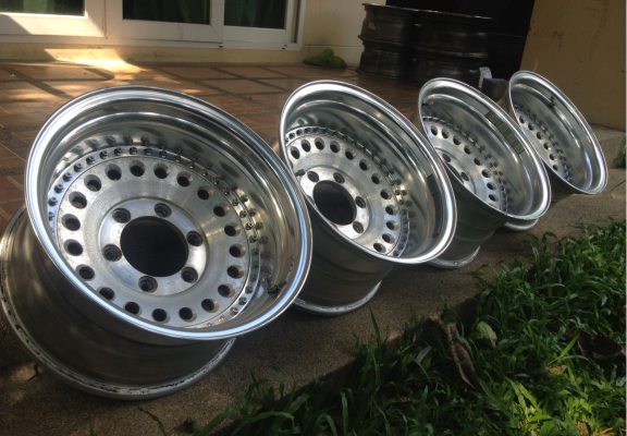 ล้อแท้ Raguna ลายหยดน้ำ ขอบ16 6รู139 กว้าง 8.5 นิ้ว ET -30 Made in Japan สภาพสวย สีเดิม ไม่มีซ่อม