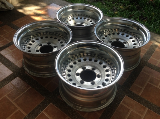 ล้อแท้ Raguna ลายหยดน้ำ ขอบ16 6รู139 กว้าง 8.5 นิ้ว ET -30 Made in Japan สภาพสวย สีเดิม ไม่มีซ่อม