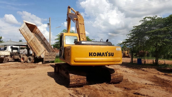 ขายแบคโฮ KOMATSU PC200-6 เอกสารเล่มทะเบียนครบพร้อมโอน ไฟฟ้าเต็ม เครื่องดี ปั้มแรงทำงานไม่โหลด ช่วงล่างดี โซ่+แทรคดี