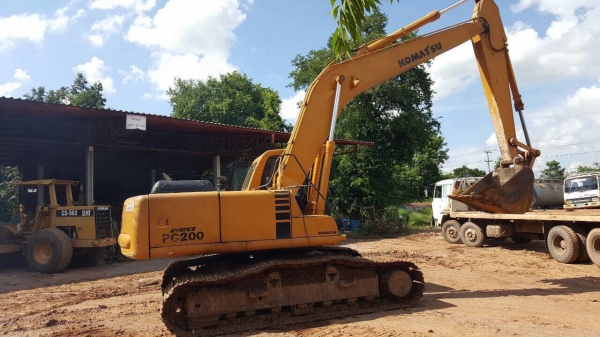 ขายแบคโฮ KOMATSU PC200-6 เอกสารเล่มทะเบียนครบพร้อมโอน ไฟฟ้าเต็ม เครื่องดี ปั้มแรงทำงานไม่โหลด ช่วงล่างดี โซ่+แทรคดี