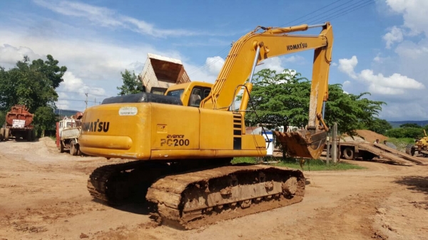ขายแบคโฮ KOMATSU PC200-6 เอกสารเล่มทะเบียนครบพร้อมโอน ไฟฟ้าเต็ม เครื่องดี ปั้มแรงทำงานไม่โหลด ช่วงล่างดี โซ่+แทรคดี