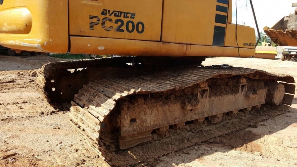 ขายแบคโฮ KOMATSU PC200-6 เอกสารเล่มทะเบียนครบพร้อมโอน ไฟฟ้าเต็ม เครื่องดี ปั้มแรงทำงานไม่โหลด ช่วงล่างดี โซ่+แทรคดี