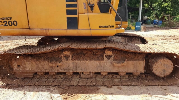 ขายแบคโฮ KOMATSU PC200-6 เอกสารเล่มทะเบียนครบพร้อมโอน ไฟฟ้าเต็ม เครื่องดี ปั้มแรงทำงานไม่โหลด ช่วงล่างดี โซ่+แทรคดี