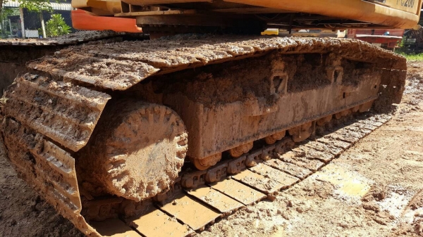 ขายแบคโฮ KOMATSU PC200-6 เอกสารเล่มทะเบียนครบพร้อมโอน ไฟฟ้าเต็ม เครื่องดี ปั้มแรงทำงานไม่โหลด ช่วงล่างดี โซ่+แทรคดี